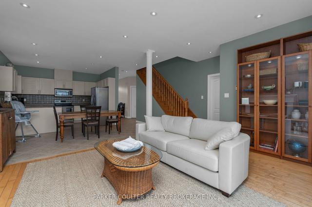 54 Ellis Cres, House detached with 4 bedrooms, 2 bathrooms and 4 parking in Kawartha Lakes ON | Image 6