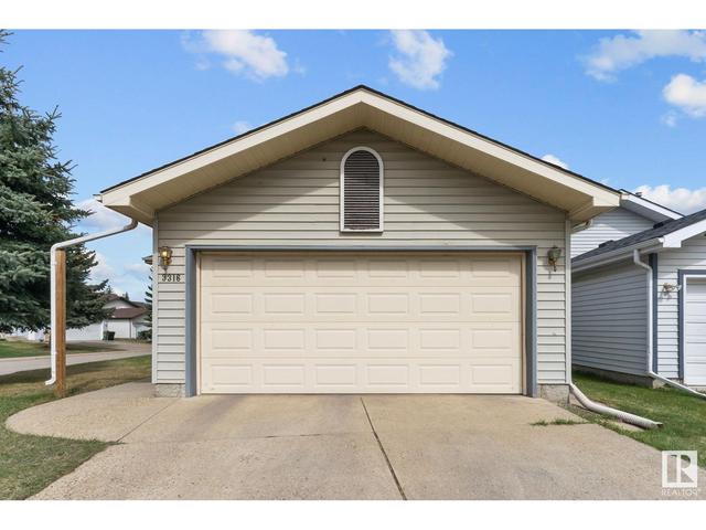 3316 42 Ave Nw, House detached with 4 bedrooms, 3 bathrooms and 4 parking in Edmonton AB | Image 2