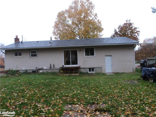21 Carleton St, House detached with 3 bedrooms, 1 bathrooms and 4 parking in Orillia ON | Image 8