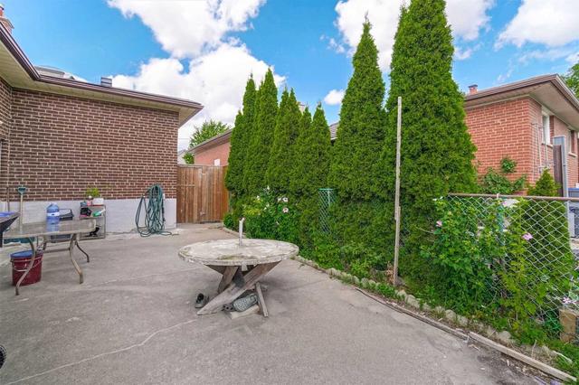 26 Beverley St, House detached with 3 bedrooms, 3 bathrooms and 6 parking in Mississauga ON | Image 13