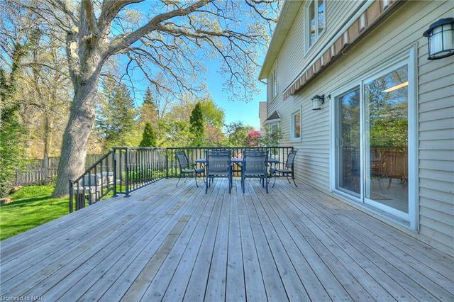 50 Henley Dr, House detached with 3 bedrooms, 2 bathrooms and 7 parking in St. Catharines ON | Image 3