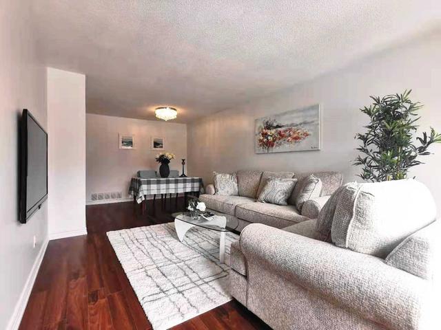 73 Mentor Blvd, House semidetached with 3 bedrooms, 2 bathrooms and 4 parking in Toronto ON | Image 1