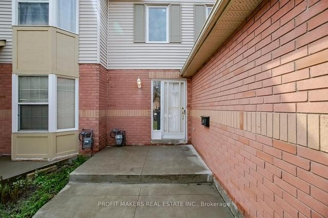 47 Saddlecreek Ct, House attached with 3 bedrooms, 4 bathrooms and 5 parking in Brampton ON | Image 12