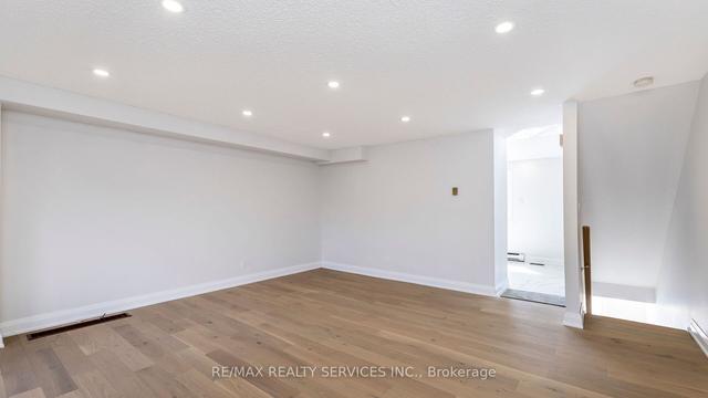 11 - 135 Chalmers St S, Townhouse with 3 bedrooms, 2 bathrooms and 3 parking in Cambridge ON | Image 4