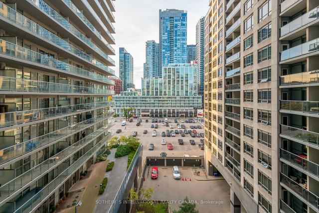 820 - 20 Blue Jays Way N, Condo with 1 bedrooms, 1 bathrooms and 1 parking in Toronto ON | Image 9