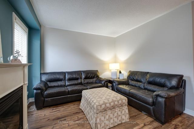 42 Cranborne Cres, House detached with 3 bedrooms, 3 bathrooms and 4 parking in Whitby ON | Image 5