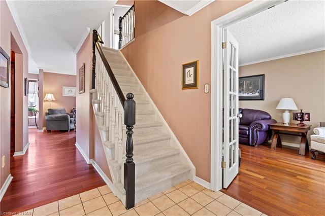 48 Elderwood Dr, House detached with 5 bedrooms, 2 bathrooms and 6 parking in St. Catharines ON | Image 41