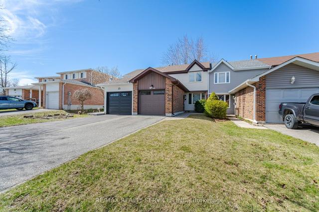 13 Barrington Cres, House attached with 3 bedrooms, 2 bathrooms and 3 parking in Brampton ON | Image 23