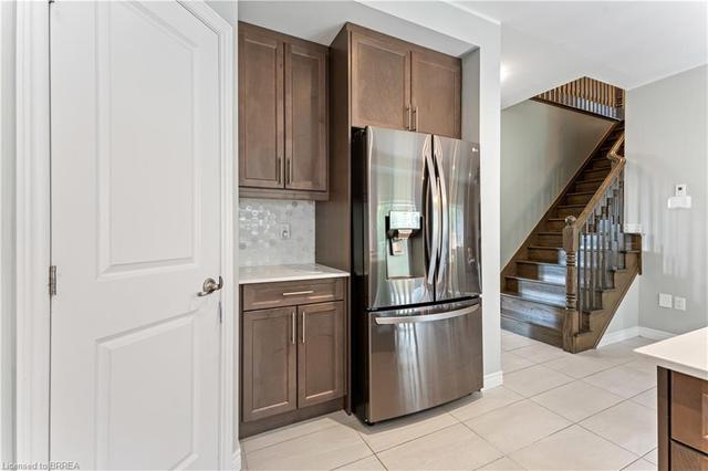 8 Lorne Card Drive, House detached with 4 bedrooms, 2 bathrooms and 6 parking in Brant ON | Image 3