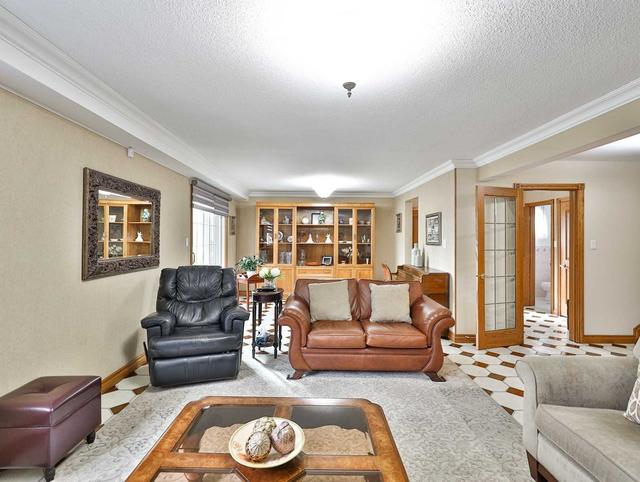 17 Hathor Cres, House detached with 4 bedrooms, 4 bathrooms and 6 parking in Toronto ON | Image 17