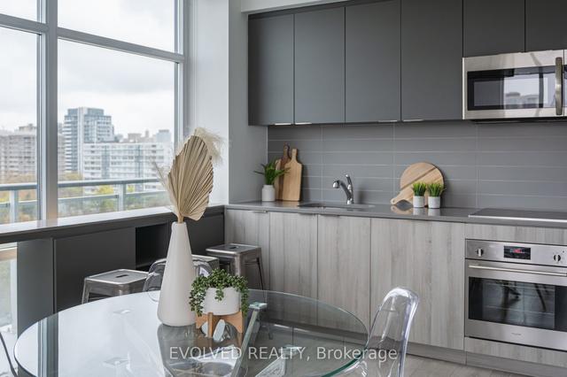 1102 - 223 St. Clair Ave W, Condo with 3 bedrooms, 2 bathrooms and 1 parking in Toronto ON | Image 26