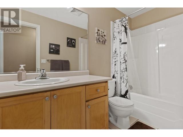 11597 240 St, House detached with 5 bedrooms, 3 bathrooms and 6 parking in Maple Ridge BC | Image 37