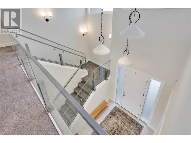 419 Hawk Hill Dr, House detached with 6 bedrooms, 4 bathrooms and 5 parking in Kelowna BC | Image 22