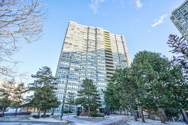 1807 - 22 Hanover Rd, Condo with 2 bedrooms, 2 bathrooms and 2 parking in Brampton ON | Image 26