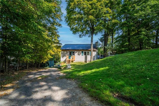 1124 Otter Point Lane, House detached with 3 bedrooms, 2 bathrooms and 5 parking in South Frontenac ON | Image 23