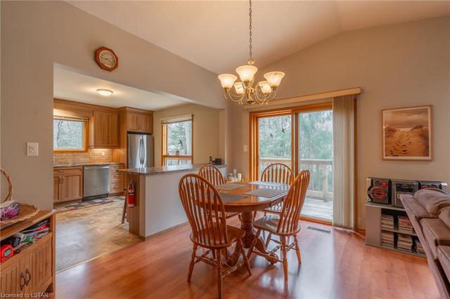 10288 Riverside Dr, House detached with 6 bedrooms, 2 bathrooms and 8 parking in Lambton Shores ON | Image 3