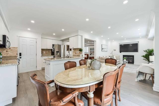 35 Richard Coulson Cres, House detached with 4 bedrooms, 3 bathrooms and 4 parking in Whitchurch Stouffville ON | Image 3
