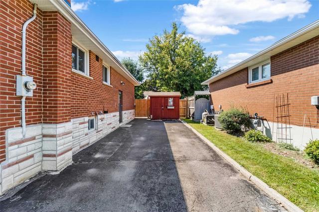 256 Linden St, House detached with 3 bedrooms, 2 bathrooms and 4 parking in Oshawa ON | Image 32