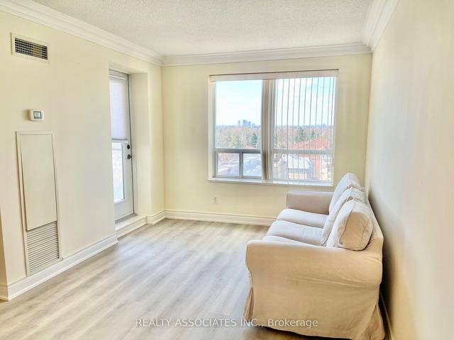 1012 - 2 Clairtrell Rd, Condo with 1 bedrooms, 1 bathrooms and 1 parking in Toronto ON | Image 13