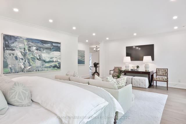 27 Dunbar Rd, House detached with 5 bedrooms, 5 bathrooms and 6 parking in Toronto ON | Image 8