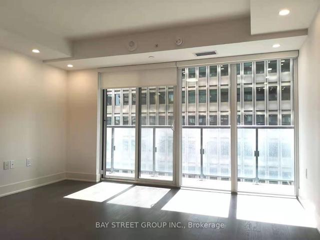 1311 - 955 Bay St, Condo with 0 bedrooms, 1 bathrooms and 0 parking in Toronto ON | Image 1