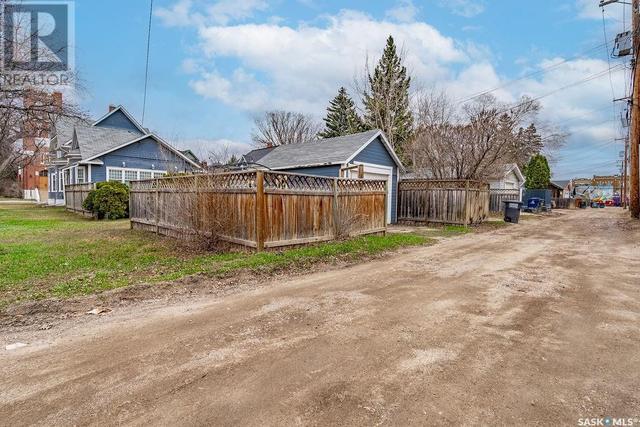 502 10th St E, House detached with 3 bedrooms, 2 bathrooms and null parking in Saskatoon SK | Image 43