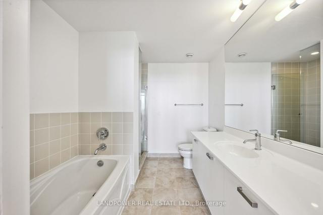 3610 - 832 Bay St, Condo with 3 bedrooms, 2 bathrooms and 1 parking in Toronto ON | Image 26