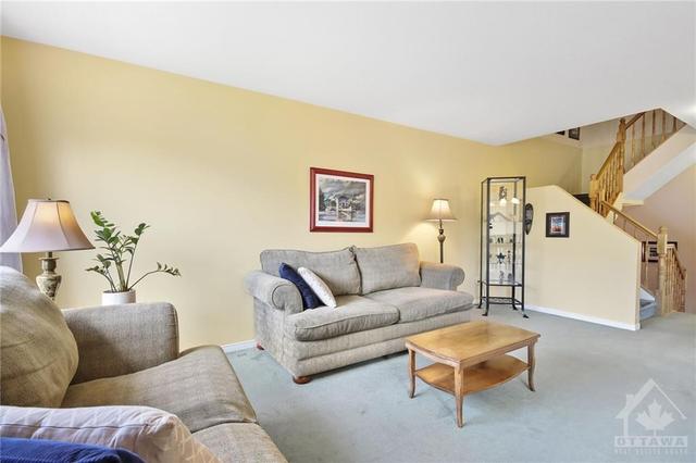 6311 Sablewood Pl, Townhouse with 3 bedrooms, 3 bathrooms and 2 parking in Ottawa ON | Image 6