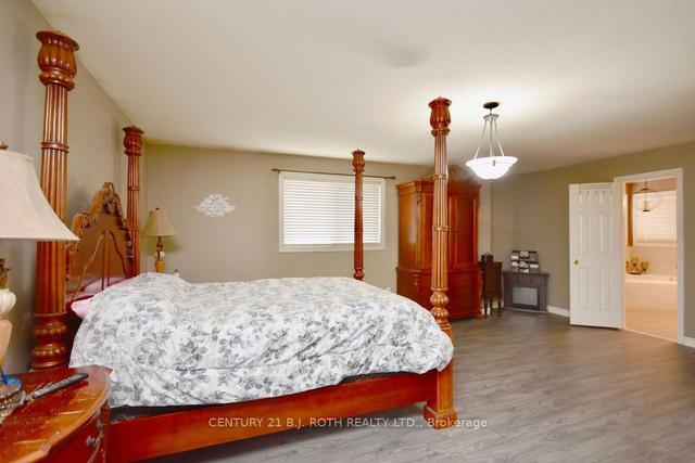 6 Joseph Cres, House detached with 3 bedrooms, 4 bathrooms and 8 parking in Barrie ON | Image 8