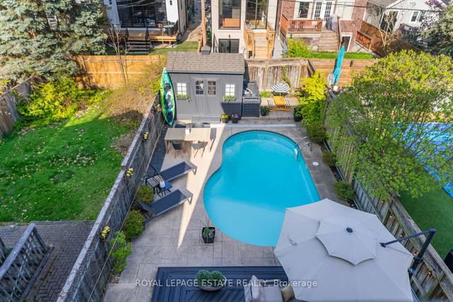 49 Kenilworth Ave, House detached with 4 bedrooms, 3 bathrooms and 2 parking in Toronto ON | Image 15