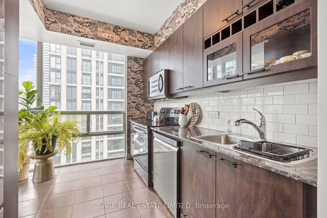 1103 - 88 Broadway Ave, Condo with 2 bedrooms, 2 bathrooms and 1 parking in Toronto ON | Image 2
