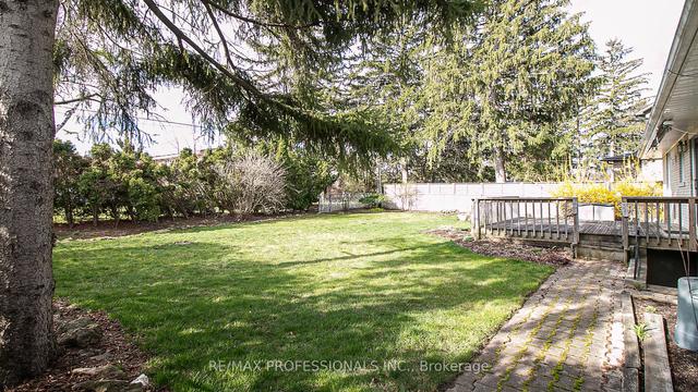 139 Princess Anne Cres, House detached with 4 bedrooms, 3 bathrooms and 6 parking in Toronto ON | Image 15