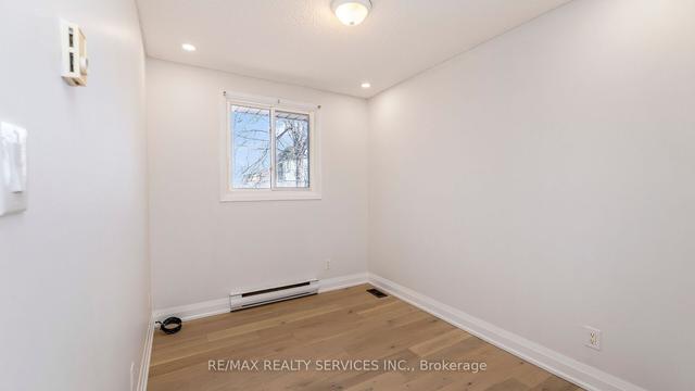 11 - 135 Chalmers St S, Townhouse with 3 bedrooms, 2 bathrooms and 3 parking in Cambridge ON | Image 22