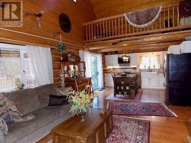 1432 Flett Road, House detached with 5 bedrooms, 3 bathrooms and null parking in Cariboo E BC | Image 7