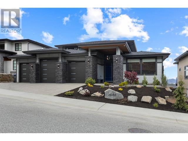 1088 Clarance Ave, House detached with 7 bedrooms, 4 bathrooms and 3 parking in Kelowna BC | Image 2