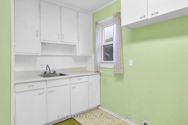 14 Third St, House detached with 3 bedrooms, 1 bathrooms and 4 parking in Belleville ON | Image 7