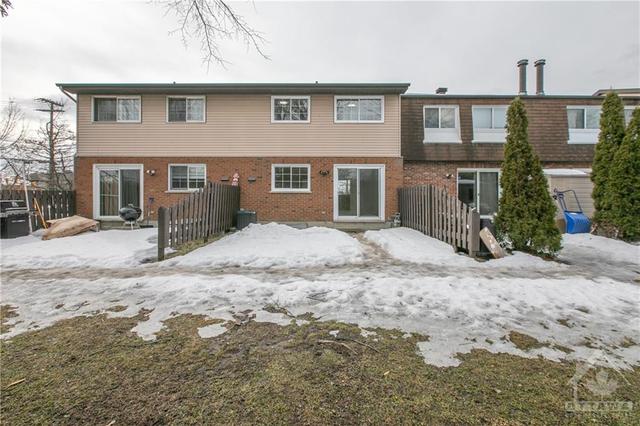 5 - 1661 Heron Rd, Townhouse with 3 bedrooms, 2 bathrooms and 1 parking in Ottawa ON | Image 27