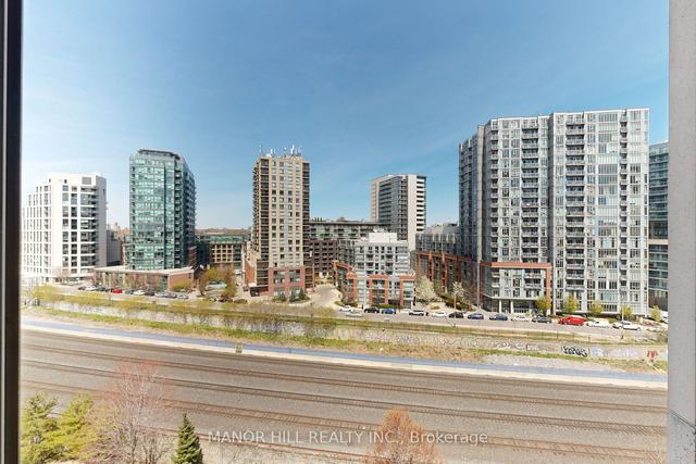 919 - 38 Joe Shuster Way, Condo with 1 bedrooms, 1 bathrooms and 0 parking in Toronto ON | Image 3