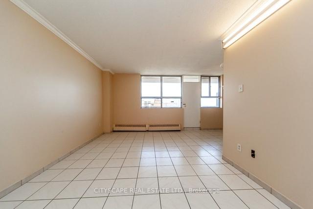 1005 - 1950 Kennedy Rd, Condo with 3 bedrooms, 1 bathrooms and 1 parking in Toronto ON | Image 3