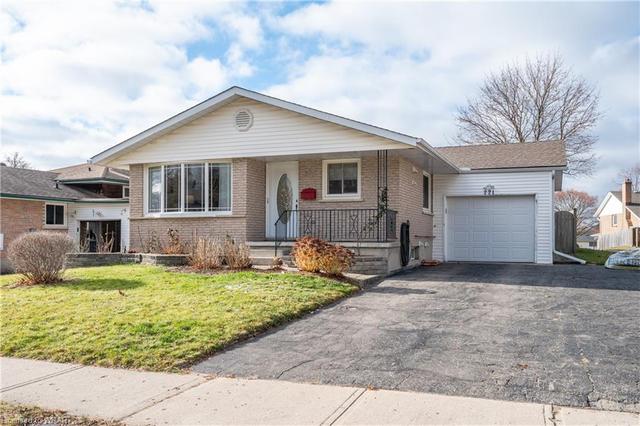 221 Laurentian Drive, House detached with 3 bedrooms, 2 bathrooms and 3 parking in Kitchener ON | Image 23
