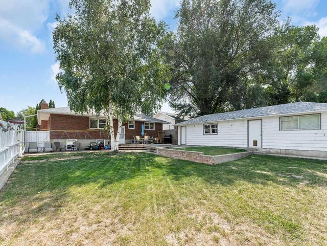 517 Connaught Dr Sw, House detached with 5 bedrooms, 2 bathrooms and 1 parking in Medicine Hat AB | Image 43