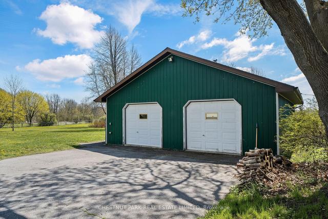 425 Bloomfield Main St, House detached with 2 bedrooms, 1 bathrooms and 10 parking in Prince Edward County ON | Image 20