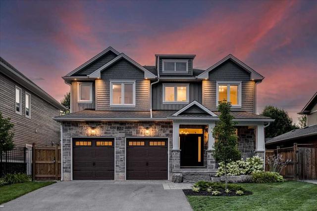420 Oakwood Dr, House detached with 4 bedrooms, 5 bathrooms and 6 parking in Burlington ON | Image 1