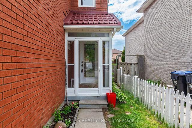 45 Ravenscliffe Ct, House detached with 3 bedrooms, 4 bathrooms and 4 parking in Brampton ON | Image 23