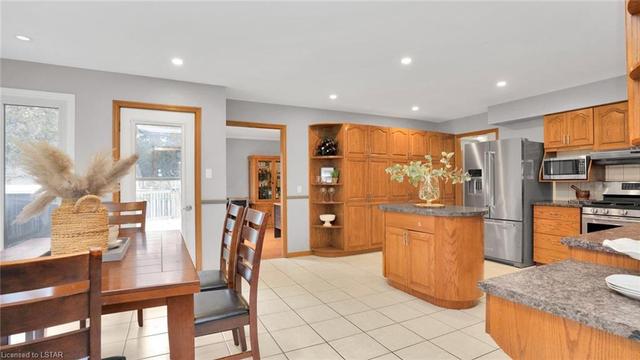 1155 Pond View Rd, House detached with 4 bedrooms, 3 bathrooms and 6 parking in London ON | Image 3