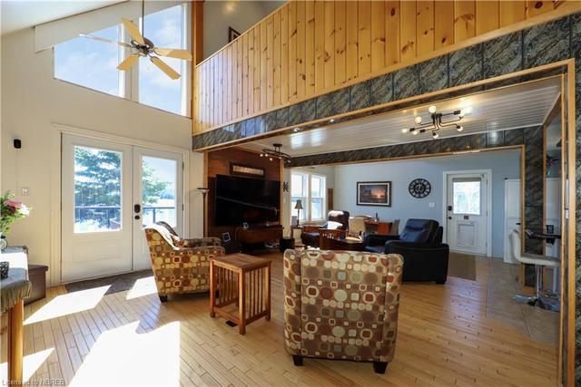 33 White Bear Crt, House detached with 4 bedrooms, 2 bathrooms and 19 parking in Temagami ON | Image 19