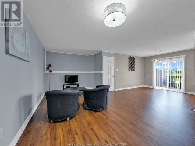 1628 Heatherglen Drive Unit# Upper Lvl, House semidetached with 2 bedrooms, 1 bathrooms and null parking in Tecumseh ON | Image 5