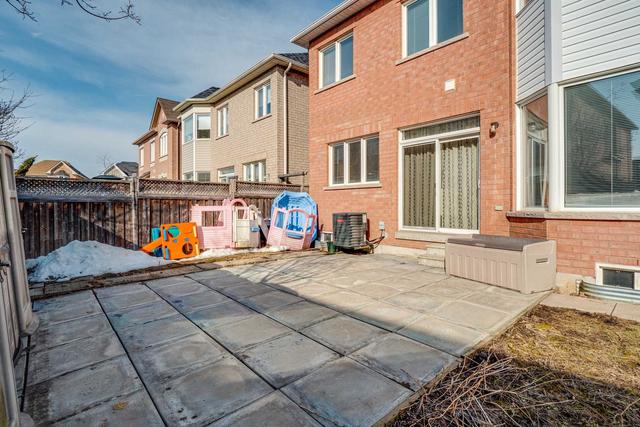102 Pantano Dr, House detached with 4 bedrooms, 3 bathrooms and 4 parking in Vaughan ON | Image 17