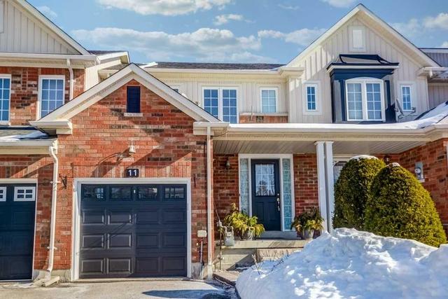 11 Battenberg Ct, House attached with 3 bedrooms, 2 bathrooms and 2 parking in East Gwillimbury ON | Image 1