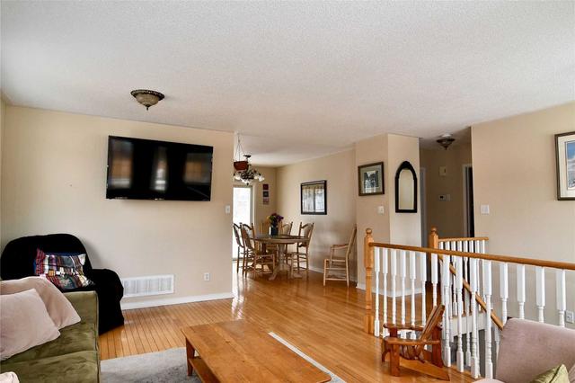 11 Ashton St, House detached with 2 bedrooms, 3 bathrooms and 3 parking in Orillia ON | Image 16